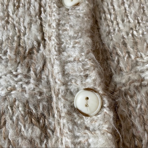 Vintage Knit Creamy Cardigan - Picture 9 of 11